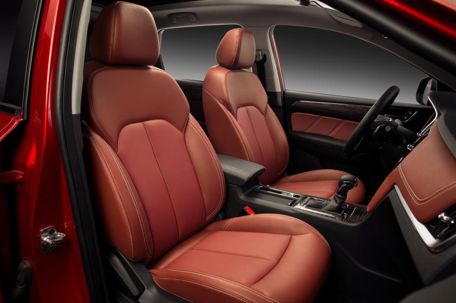  Roewe RX5 2016 года  (фото 17 из 23)